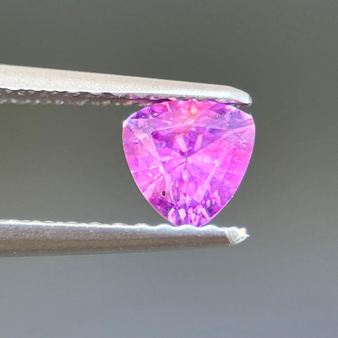 スリランカ産非加熱天然ピンクサファイアルース