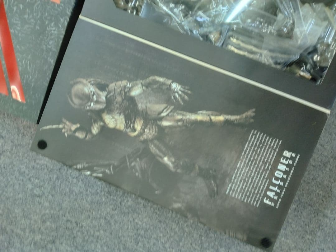 HOT TOYS ムービー・マスターピースMMS137 ファルコナー プレデター