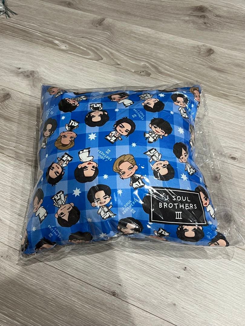 三代目JSB 居酒屋えぐざいる グッズ クッション - メルカリ