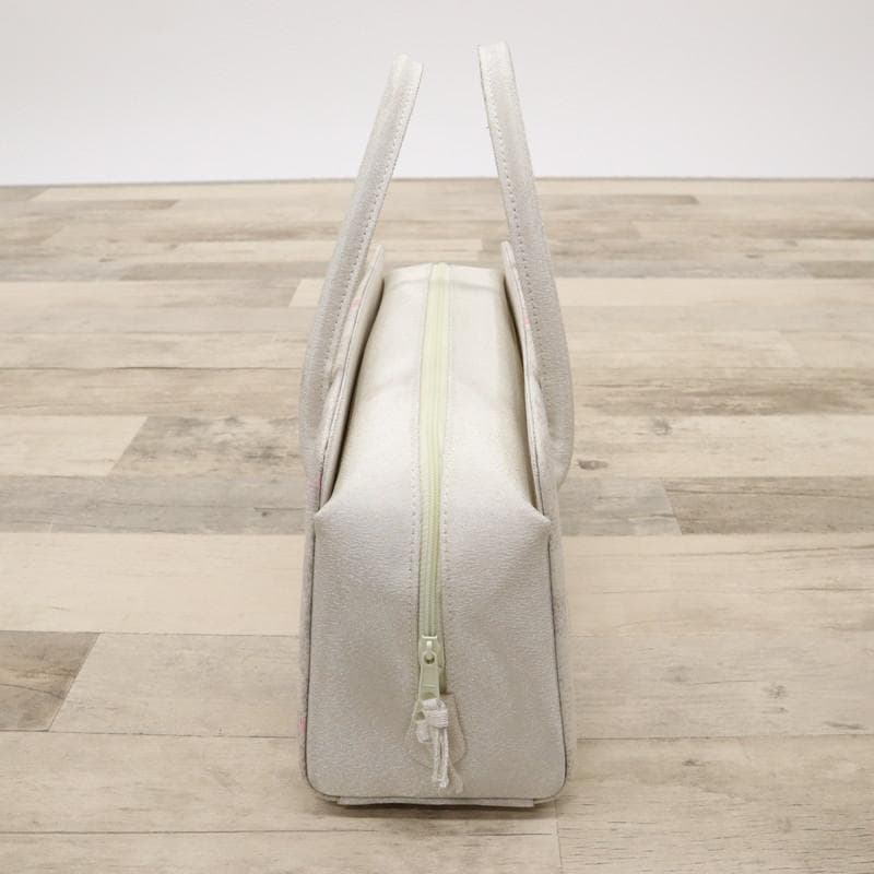 《和装バッグ◆利休バッグ■白地に市松模様■桜花びら刺繍＊着物♪和装Z7-21》