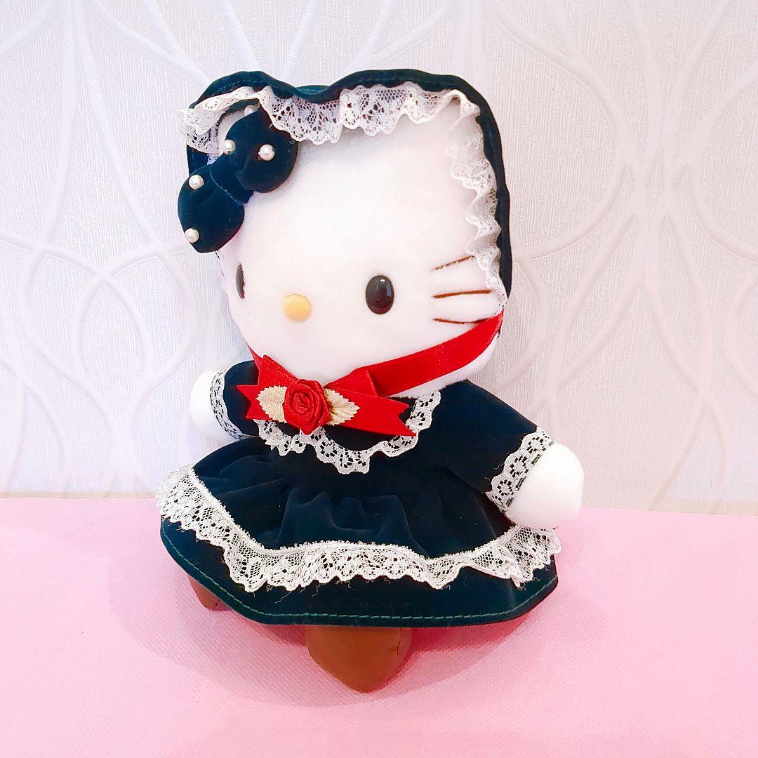 ハローキティ♡箱付き2個セット！サンリオベルベット風ドレスドール