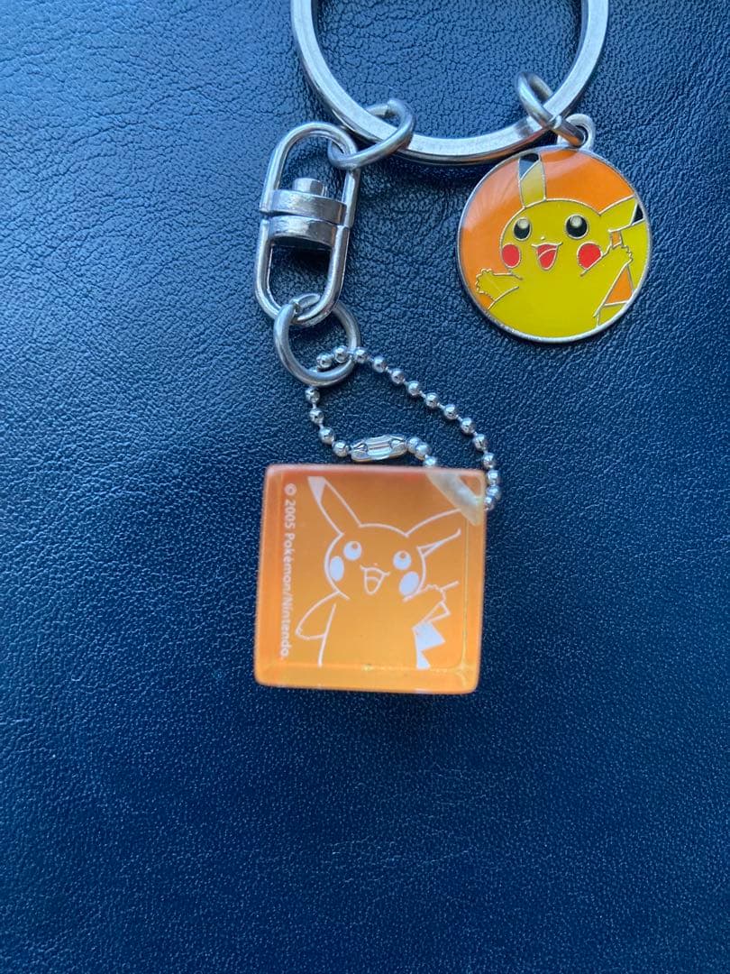 【超希少】 ポケモンセンター　2005年 ピカチュウ　キューブ型　キーホルダー