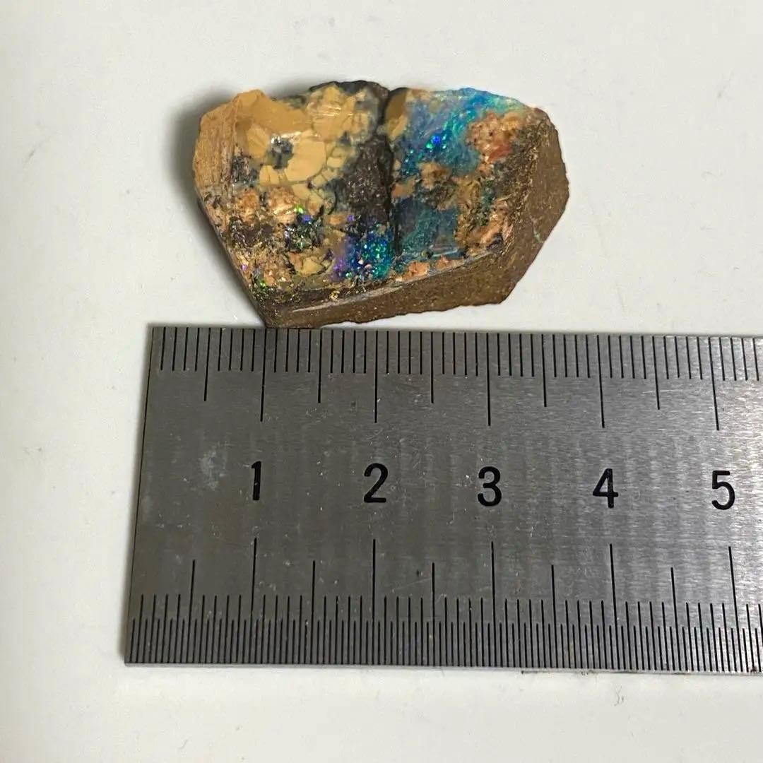 ボルダーオパール　母岩付き原石　59.5ct