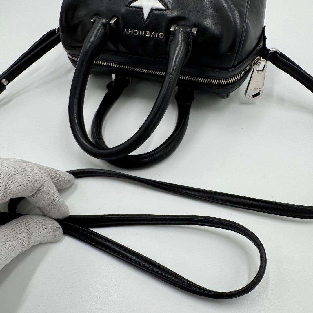 GIVENCHY スター 星 レザー ショルダーバッグ ハンドバッグ ブラック