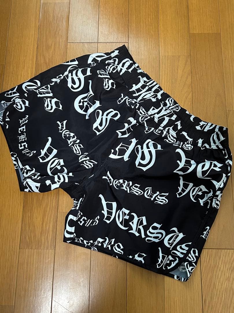 最終セール！超かっこいい！Versus versace milano 水着 最終セール！超かっこいい！Versus versace milano 水着 最終セール