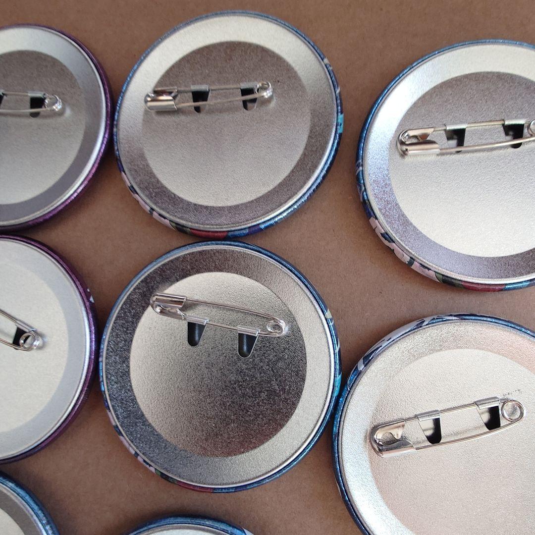 ブルーロック カイザー ネス 缶バッジ ブルロ展 - メルカリ