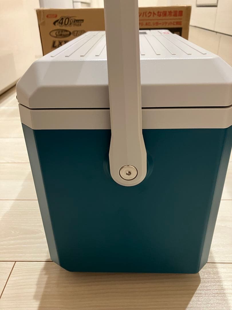マキタ　コードレス冷温庫　40V CW003G 2回のみの使用　付属品完備