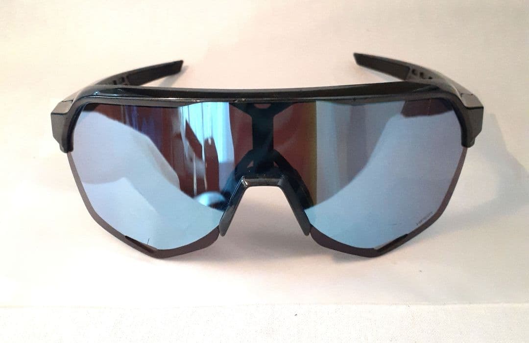 中古 100% S2 ブラックホログラフィック ワンハンドレッド サングラス 中古 100% S2 ブラックホログラフィック ワンハンドレッド サングラス