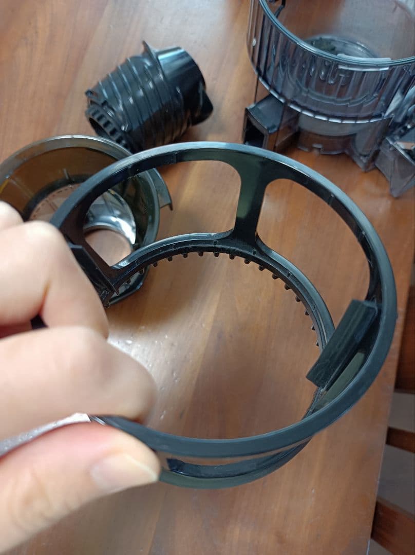 にんじんジュースにも！健康へ！HUROM H70ST コールドプレスジューサー