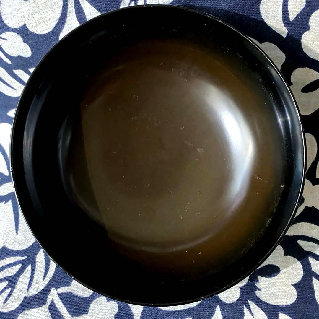 大正時代物・骨董　天然木製黒色漆器椀　金蒔絵・風景画に松葉　菓子椀・雑煮椀　三客