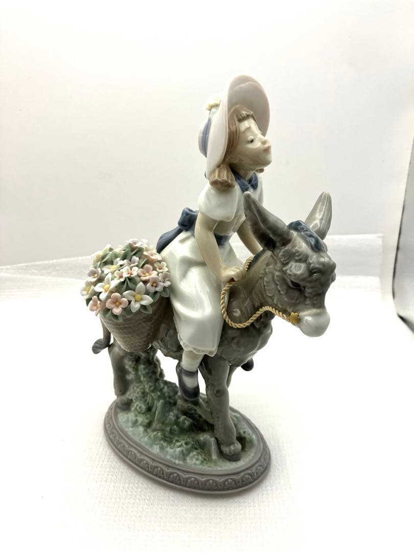 Lladro リヤドロ ロバに乗った少女 フィギュリン 置物