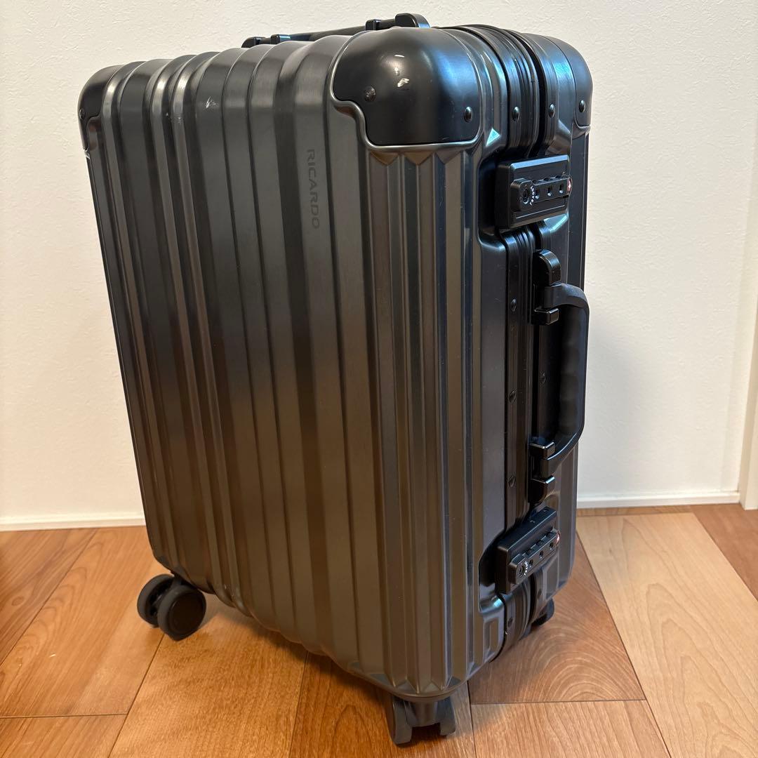 RICARDO リカルドスーツケース 37L ガンメタル