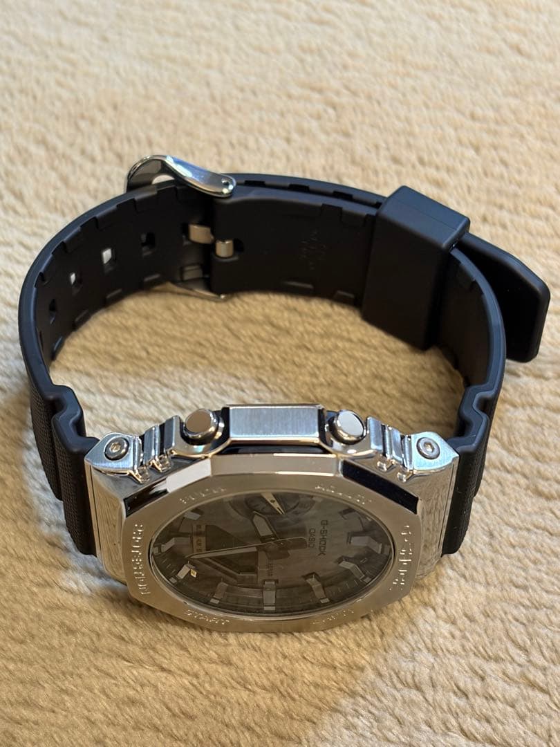 【新品同様品】GーSHOCK 2100シリーズ/GM-2100-1AJF