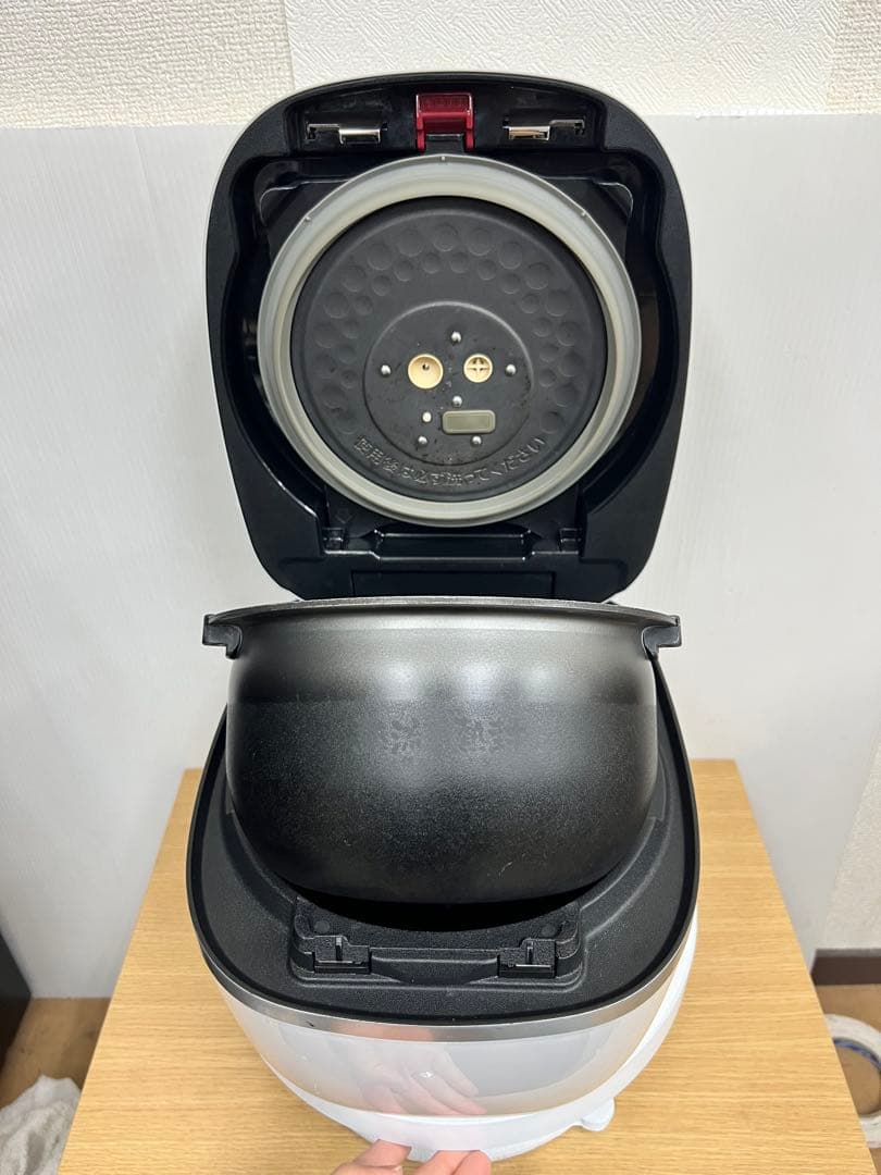 TIGER 炊飯器 型番：JPC-A100（1.0L / 5.5合）2017年製