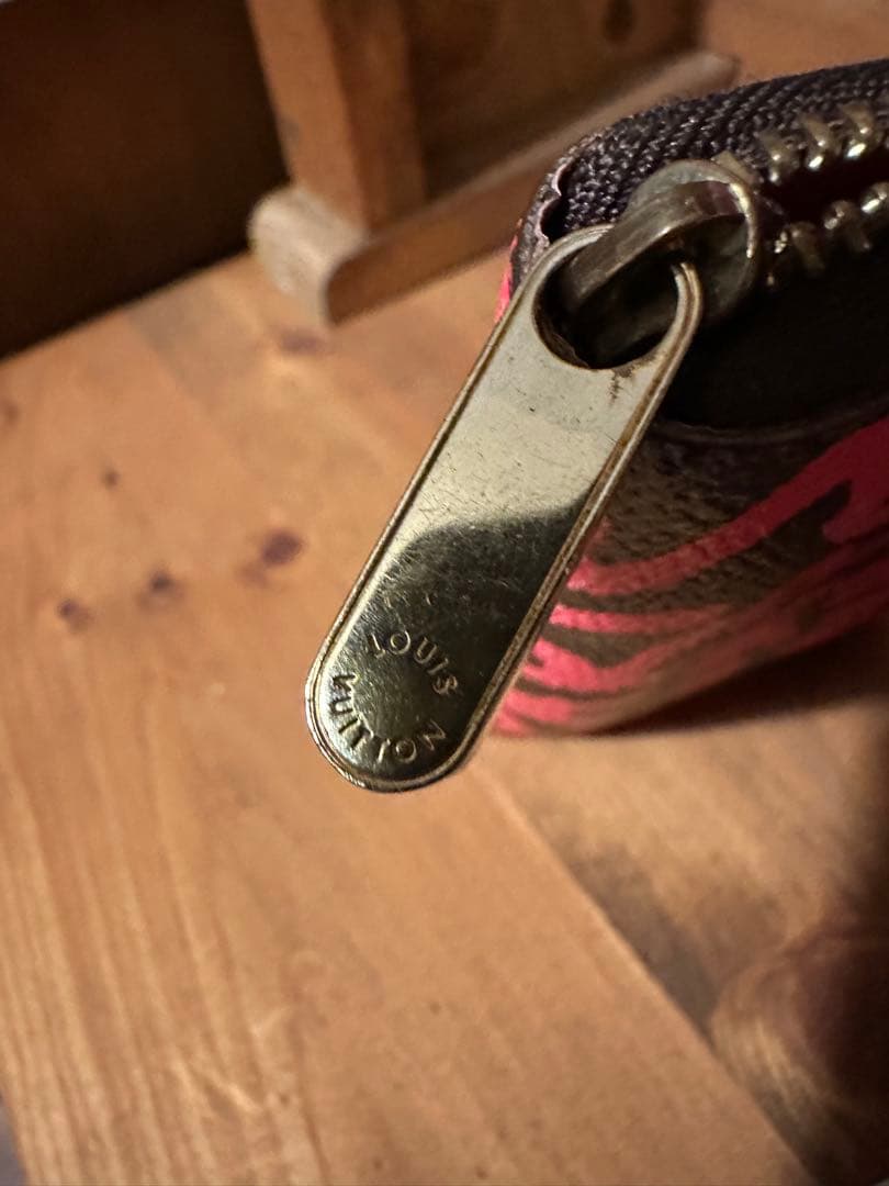 ルイヴィトン　ジッピーパースケース　モノグラムグラフィティ