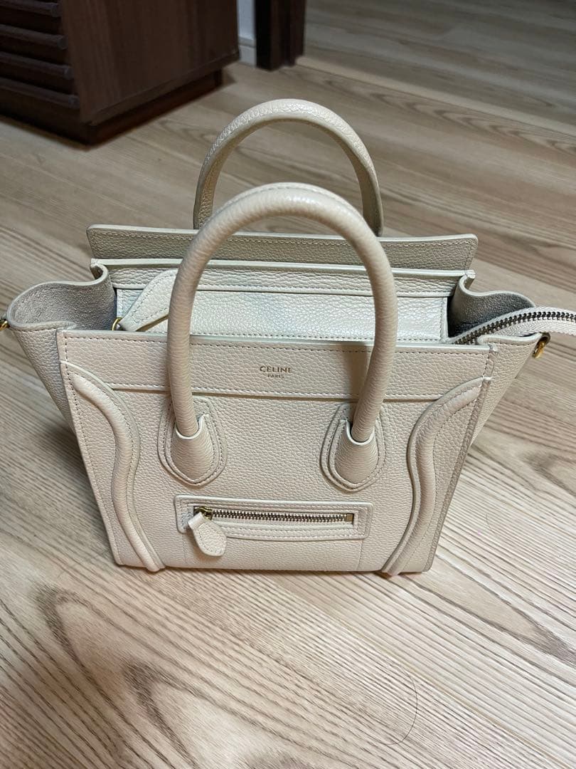 美品！！　CELINE ホワイト ラゲージナノ 189243DRU セリーヌ