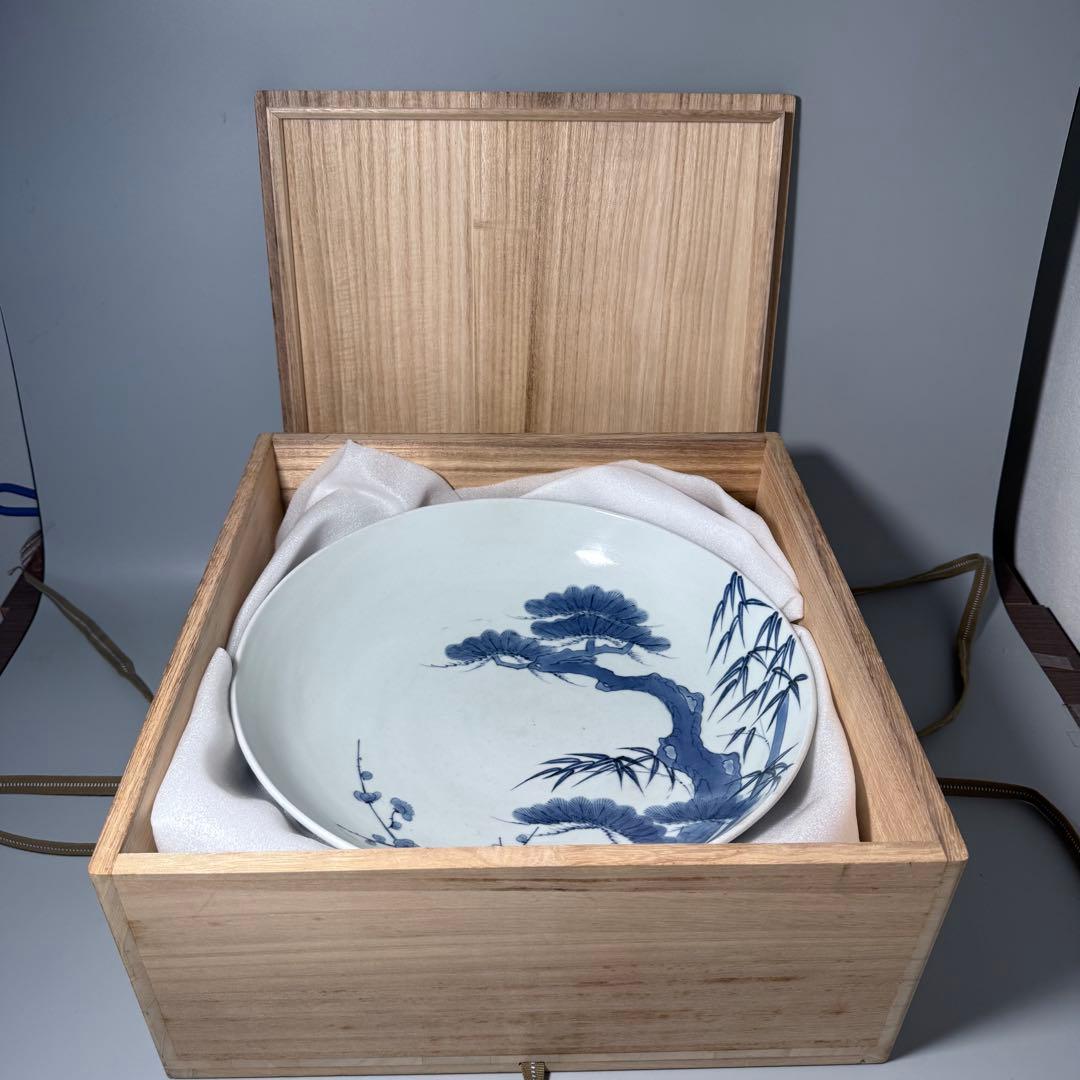 江戸後期 染付松竹梅大皿 後期鍋島 三方兜唐花文 高台櫛目文 桐箱付