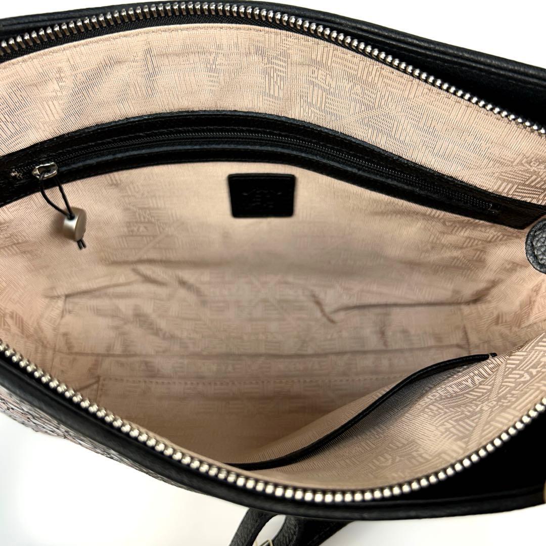 【未使用級✨】印傳屋　リュオラ　ショルダーバッグ　B5 印伝屋　クロスボディ