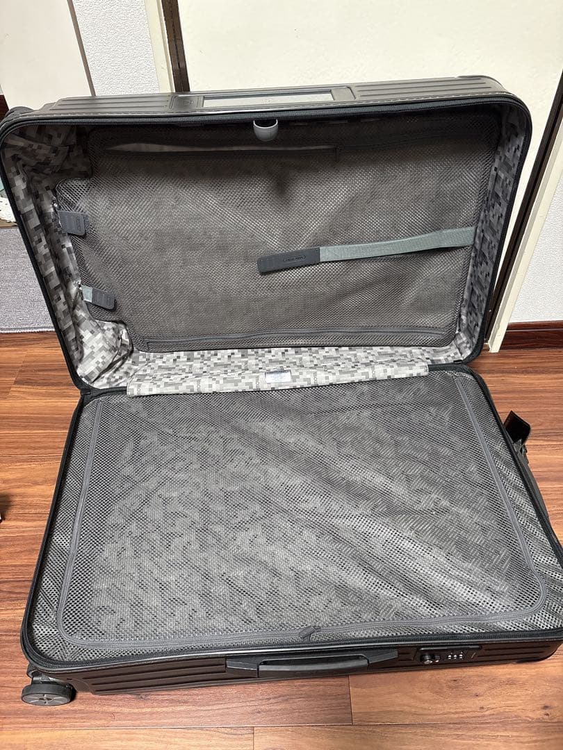 RIMOWA リモワ サルサ マットブラック 104L リモワ サルサ 最大容量