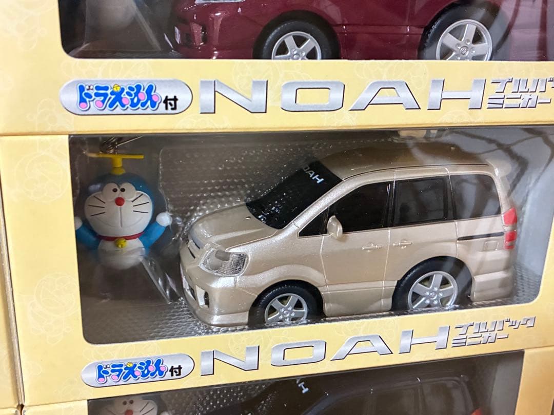 トヨタ　ドラえもん　ノア NOAH プルバックミニカー　パッソ　PASSO