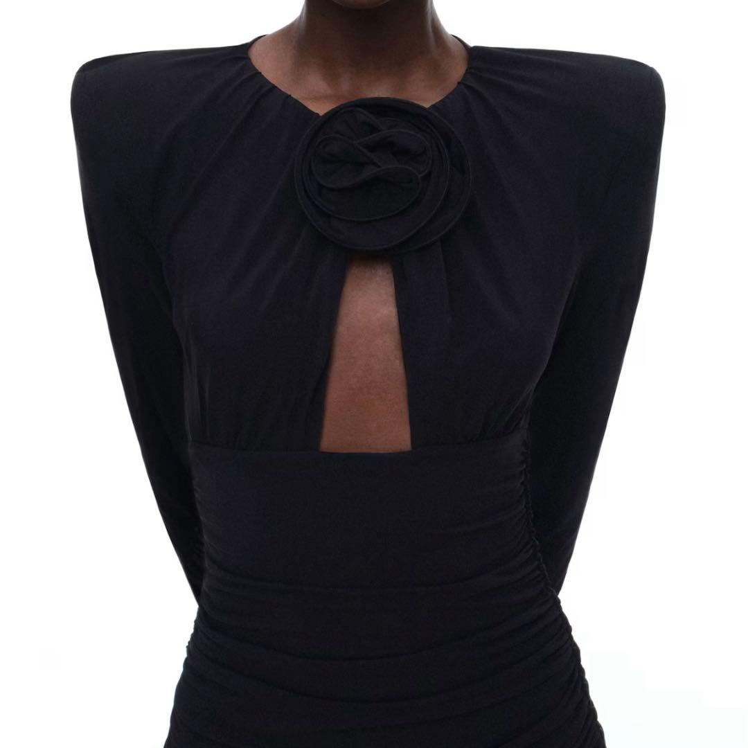 新品✨magda butrym H&M ローズモチーフショルダーパッドワンピース