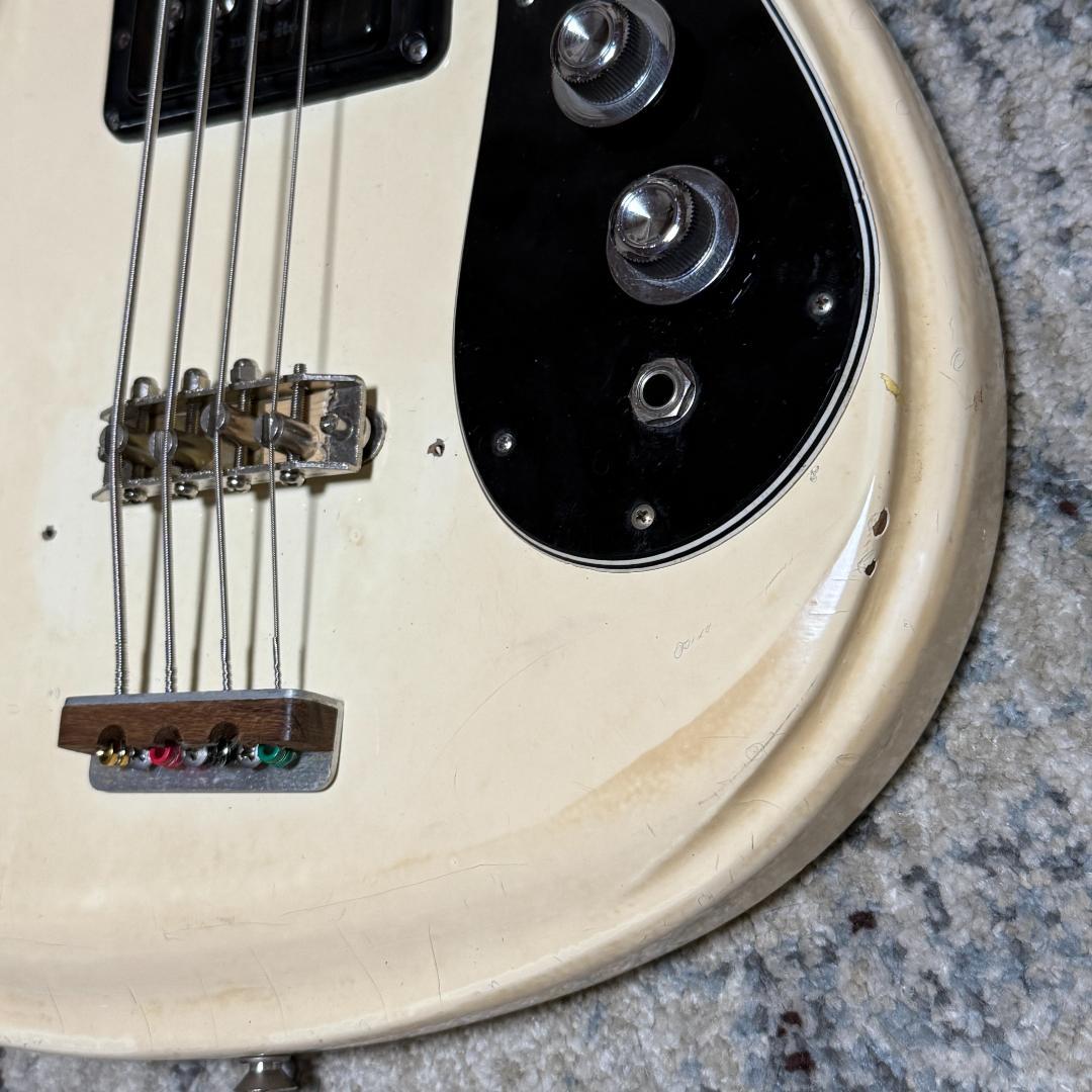 MOSRITE AVENGER BASS WHITE