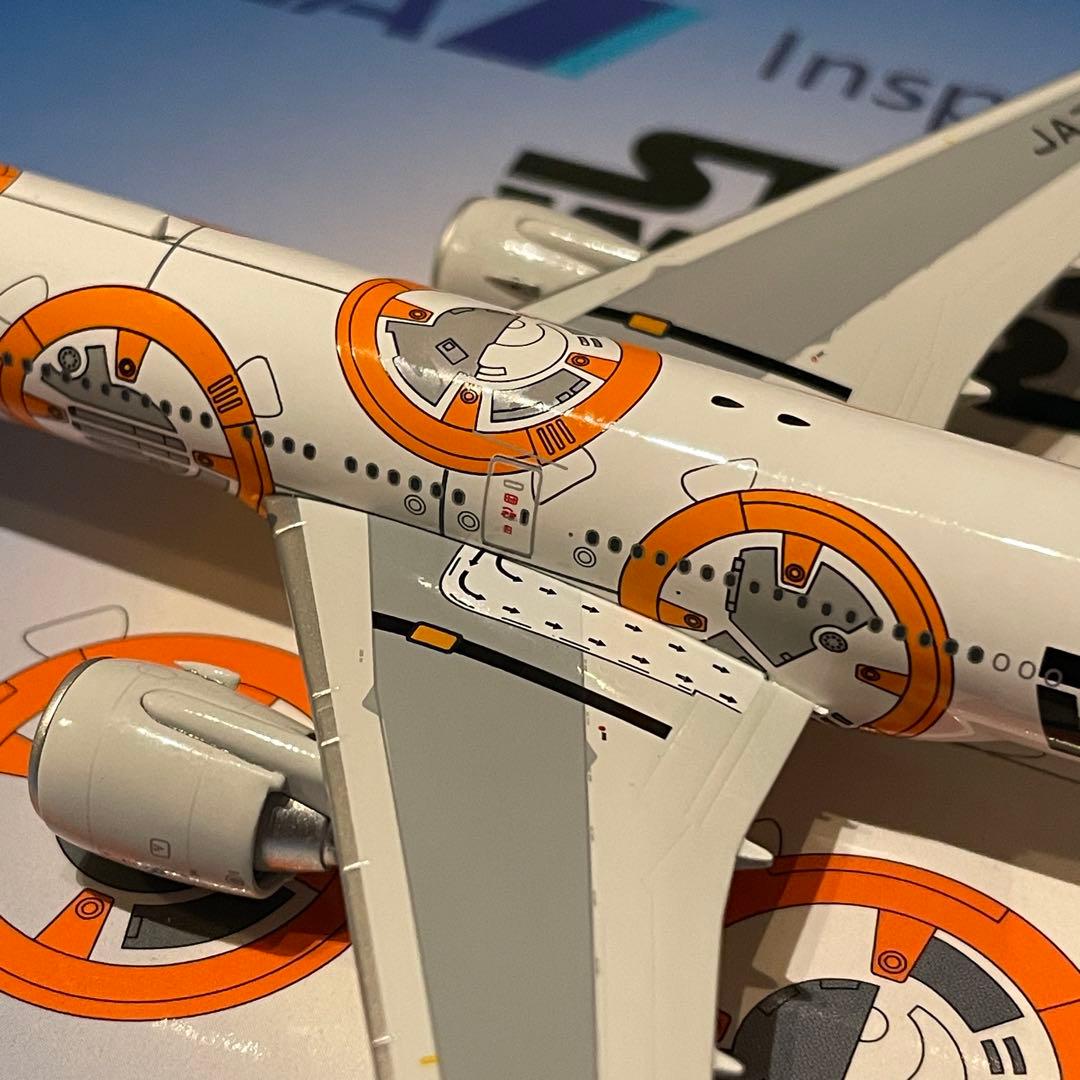 ANA 777-300ER スターウォーズ JA789A BB8 av 400