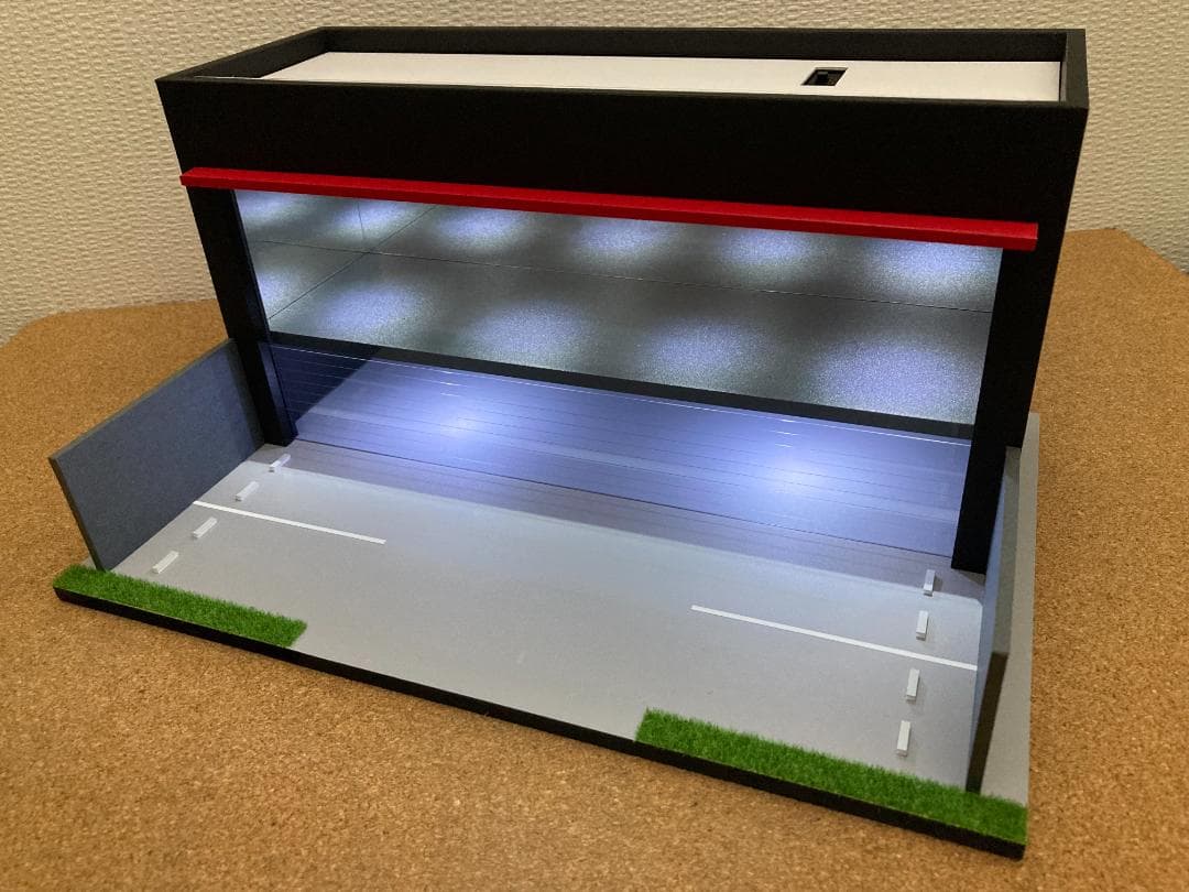 ミニカー用ジオラマ：1/64 カーディーラーⅡ（ブラック＆ダークグレー）