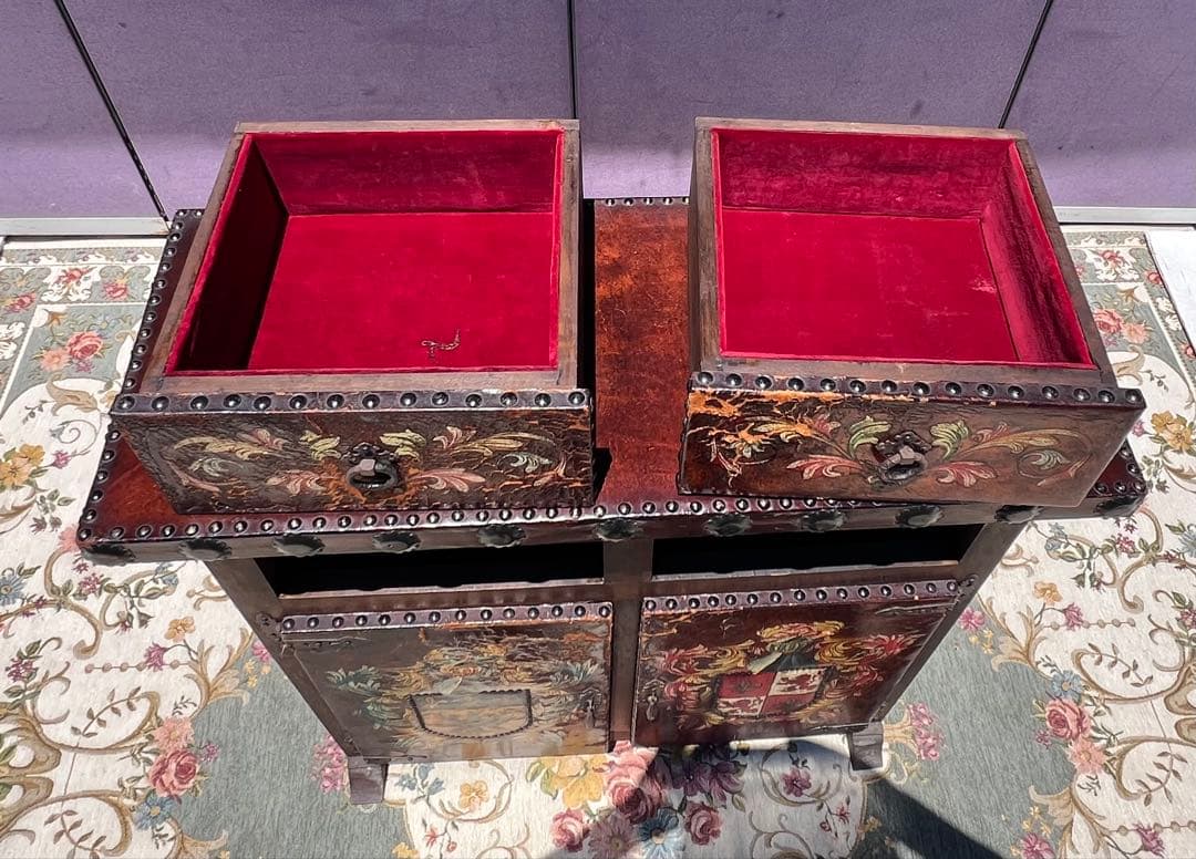 手描きの紋章付き木製タンスピールモーベル アルテサニア 作ったで