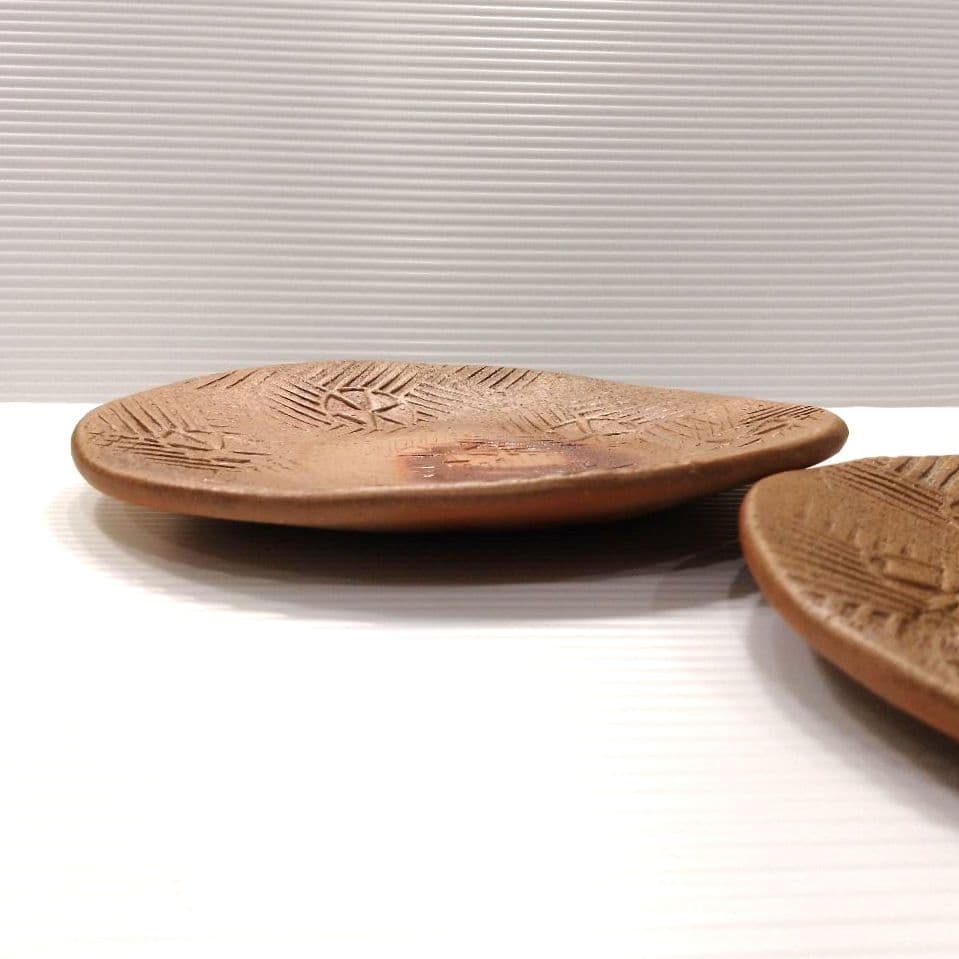 備前焼 陶芸家 岡田輝 たたき皿 中皿 プレート 緋襷 作家物 直径18,