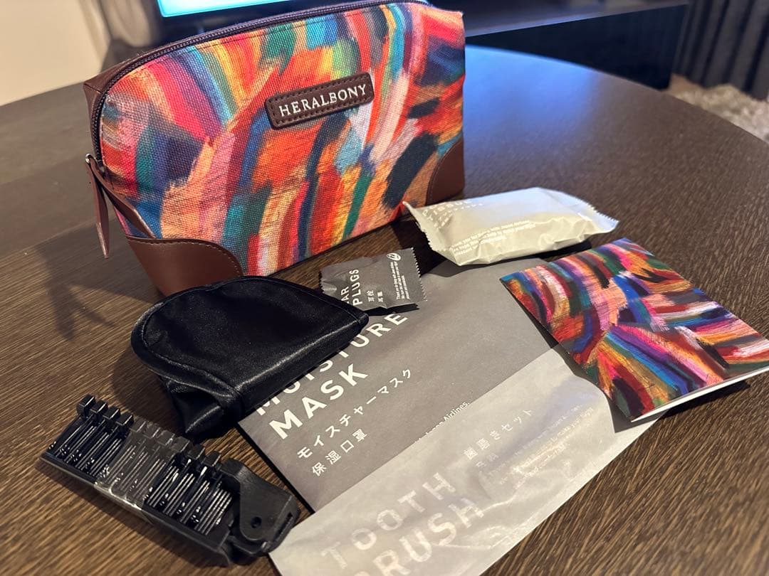 JAL ファーストクラス HERALBONY トラベルポーチ - メルカリ