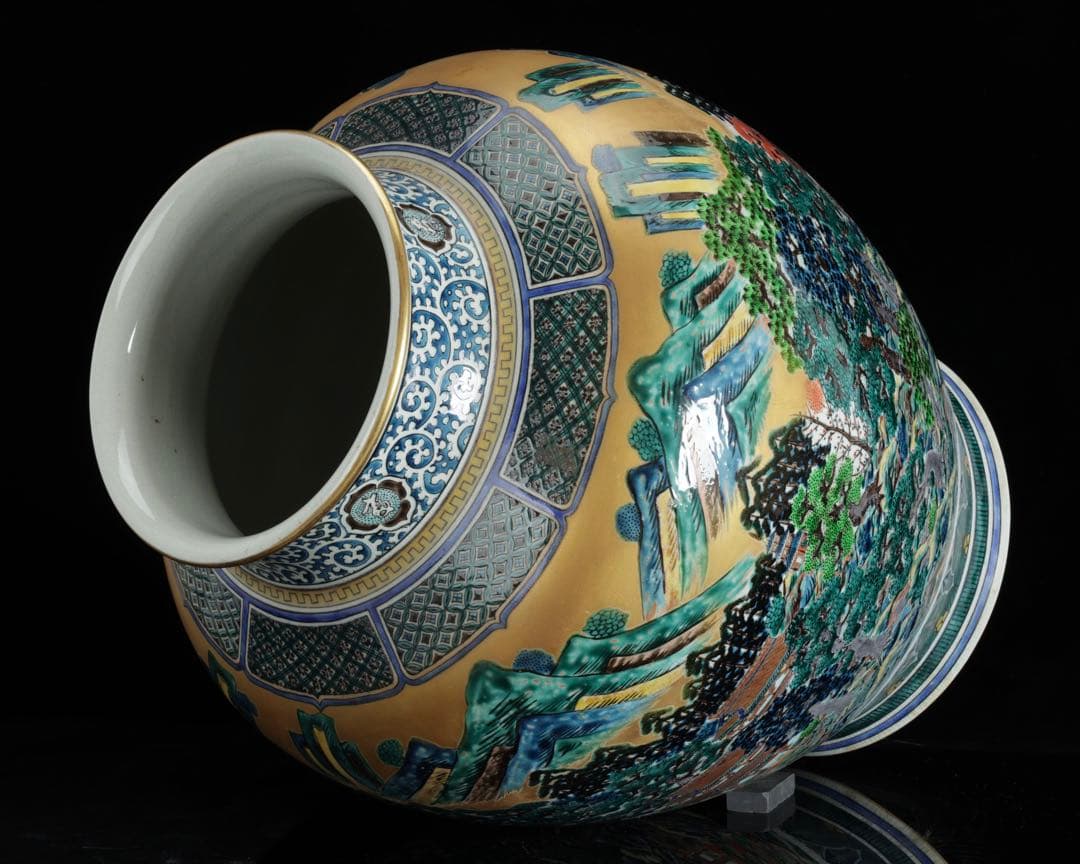 九谷焼 聚山作 金彩色絵 楼閣山水図 特大飾壺 高48㎝
