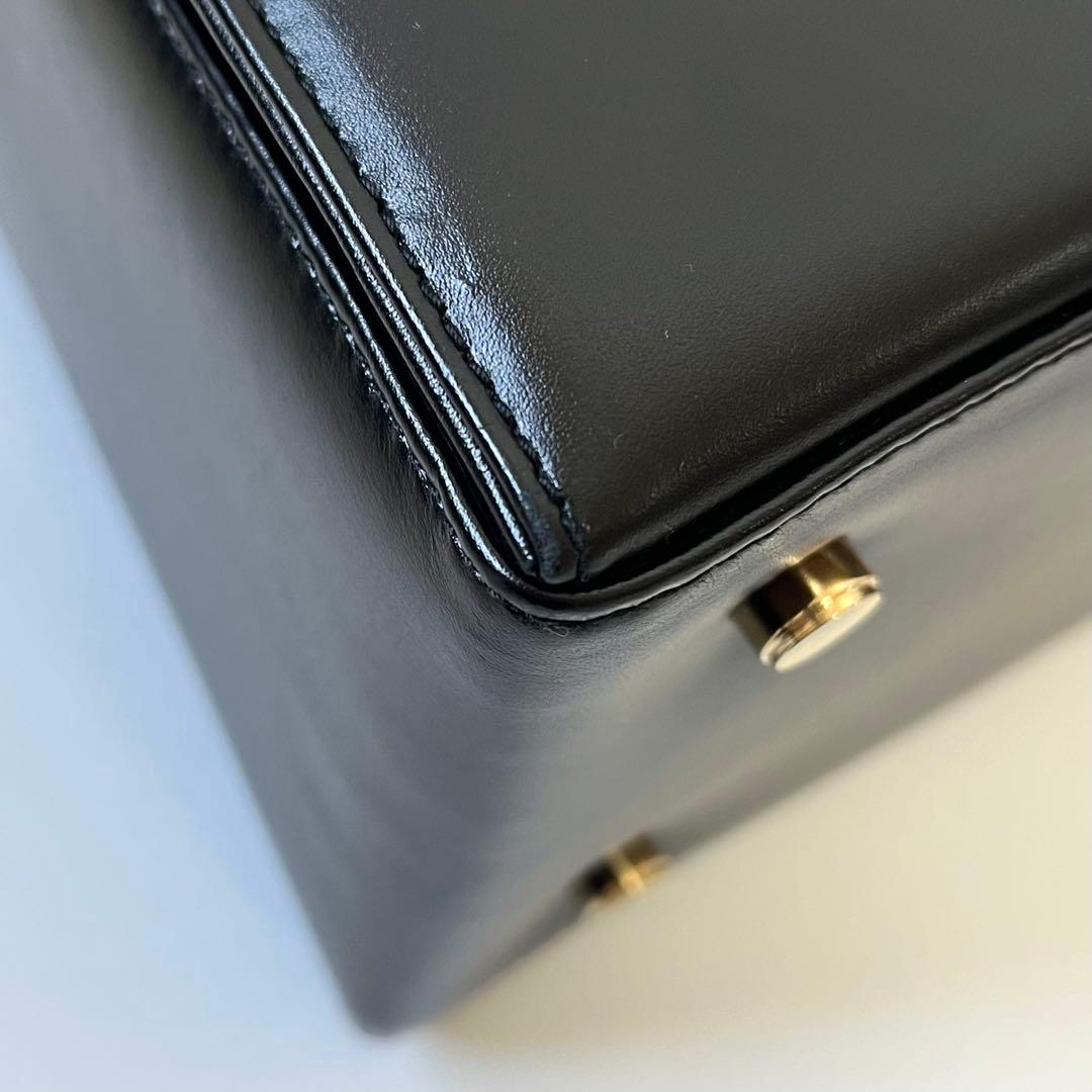 フェラガモ　2way　ガンチーニ　ハンドバッグ　レザー　黒　ブラック　フォーマル