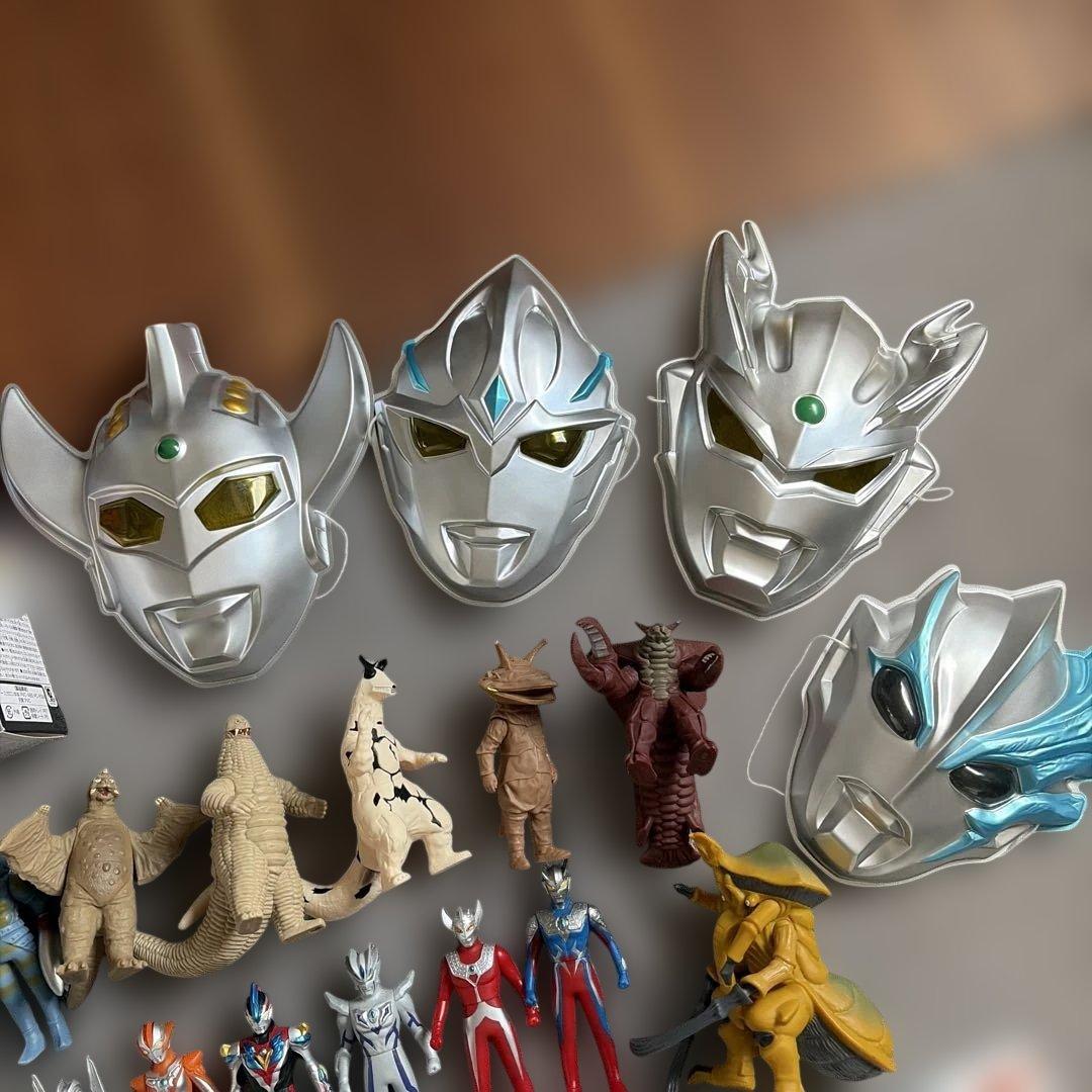 ウルトラマン ソフビ（カード付き）・フィギュア・お面セット