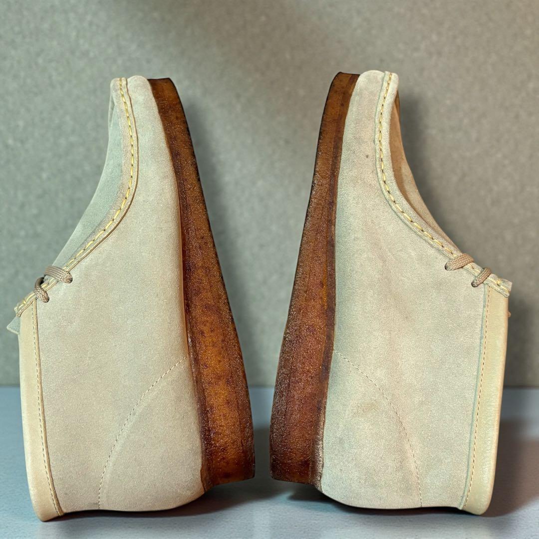 【定番カジュアル】クラークスオリジナルス　ワラビーブーツ　サンドスエード