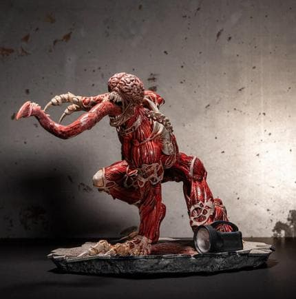 正規代理店 numskull バイオハザード リッカー フィギュア ナムスカル