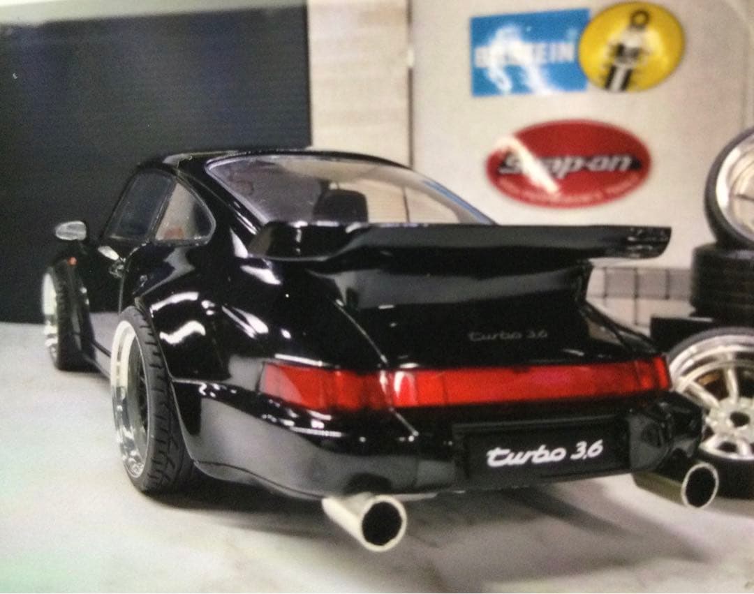 ソリド1/18ポルシェ911(964)Turbo3,6 1990 ブラック