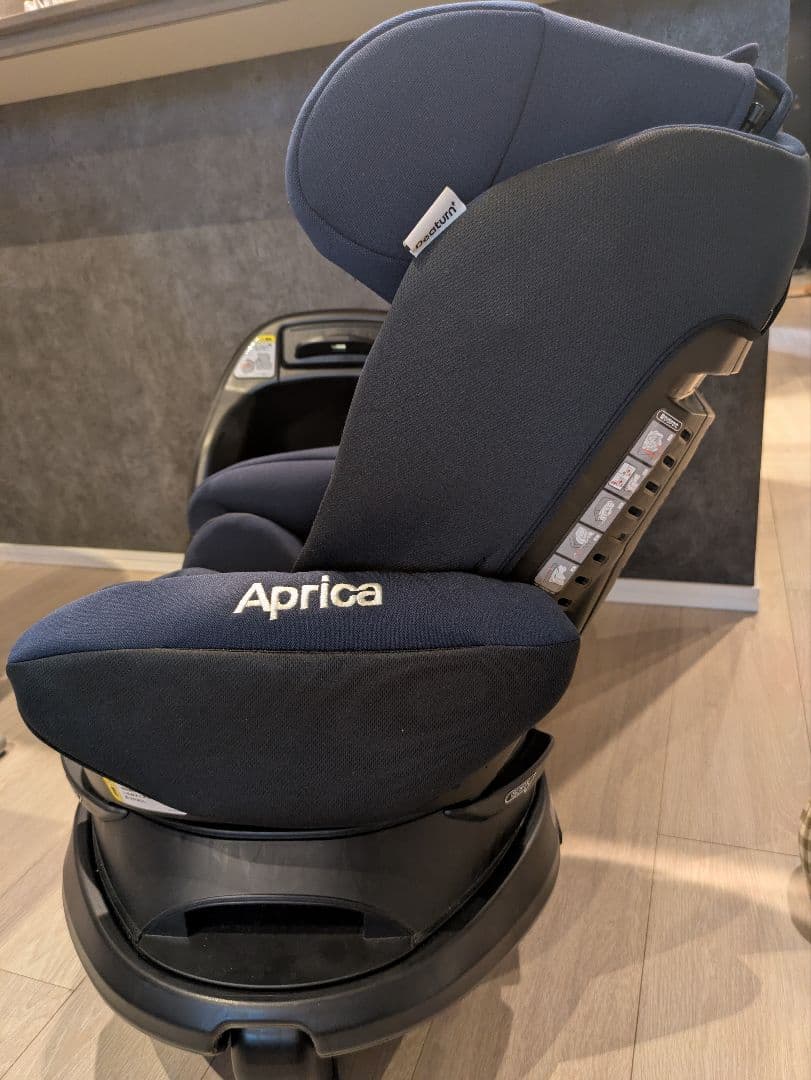 送料無料Apricaディアターンプラス ISOFIX ABチャイルドシート回転式