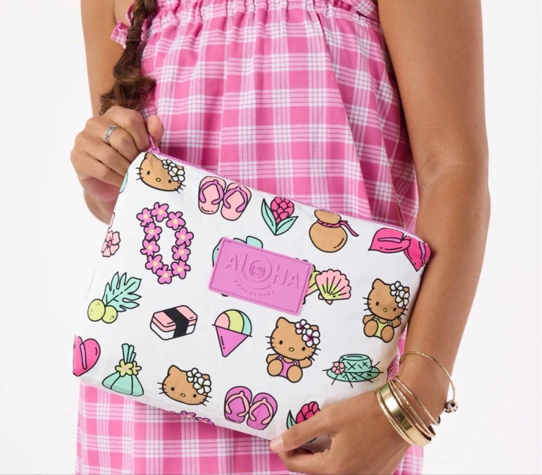 新品ALOHA Collection ×Hello Kitty ビッグポーチ