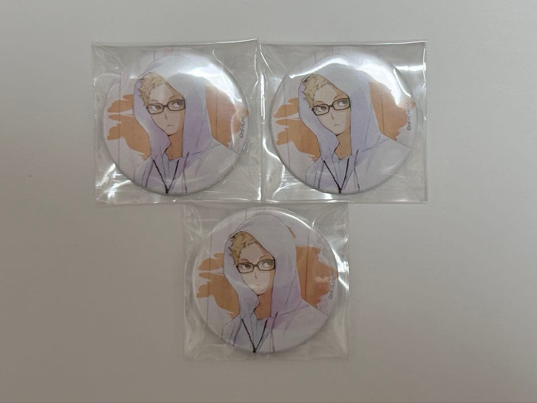 月島蛍 文房具カフェ 缶バッジ ハイキュー - メルカリ