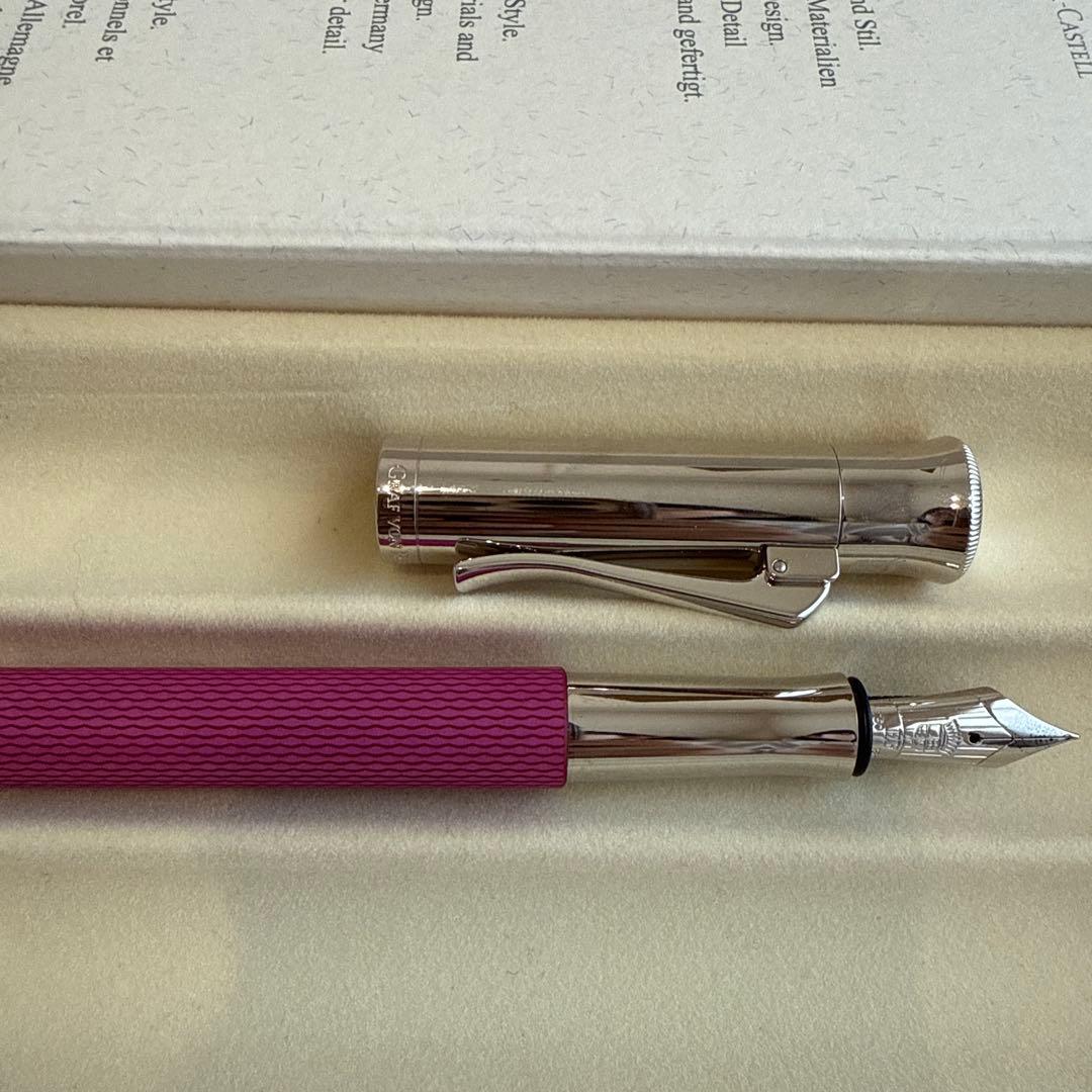 クリスマスセール⭐︎ファーバーカステル 万年筆 エレクトリックピンク EF