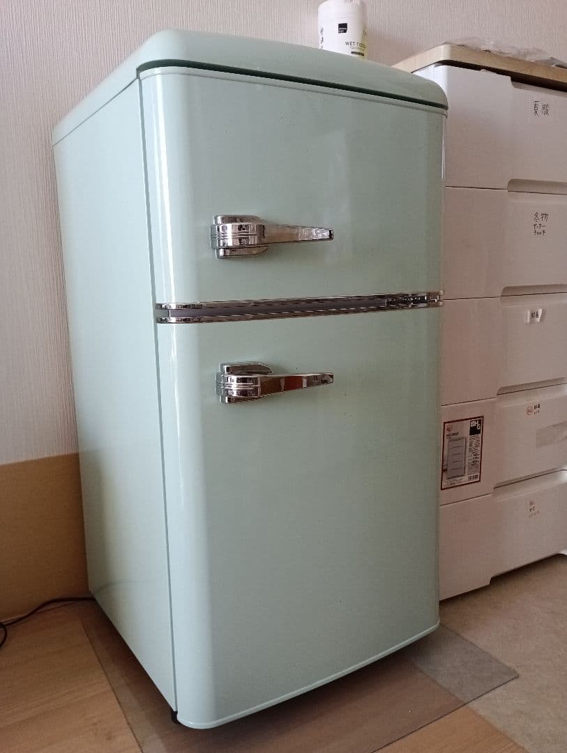 アイリスオーヤマ　2ドア冷蔵庫 PRR-082D-LG 2022年製 レトロ