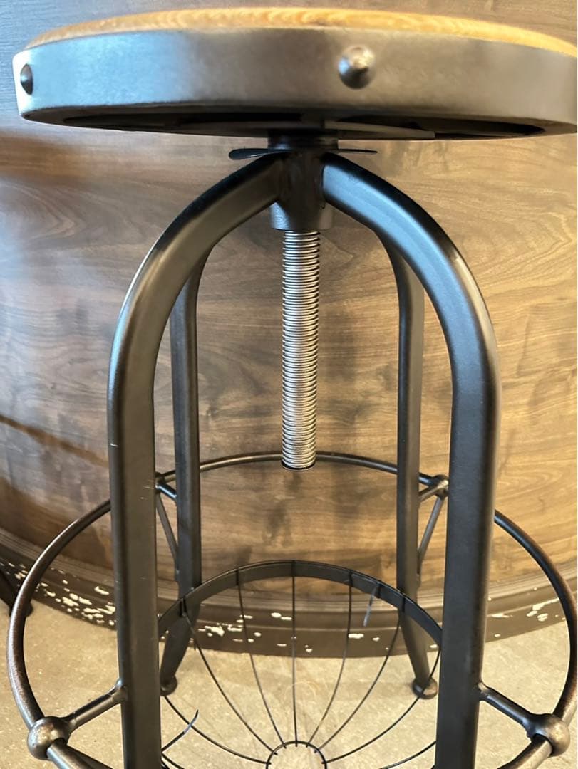 【BACCHUS STOOL】 バッカス スツール