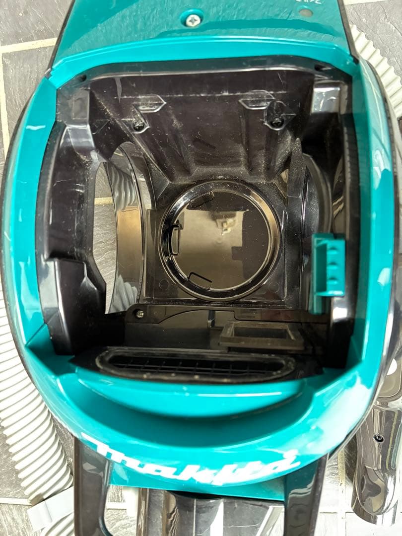 Makita 充電式サイクロンクリ ナ旧モデル希少レア美品 掃除機 バッテリ 無