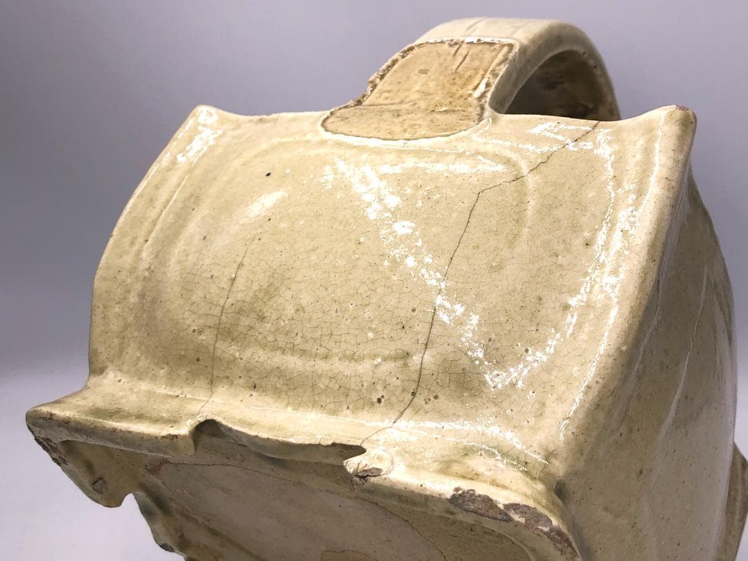 【 逆蕨手貼花文手炉 】 　ヘレニズム文化