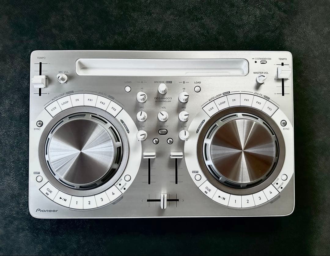 PIONEER　DDJ-WEGO3-W 希少ホワイト DDJ-WeGO3-W (archived) DJ CONTROLLER (white) - Pioneer DJ