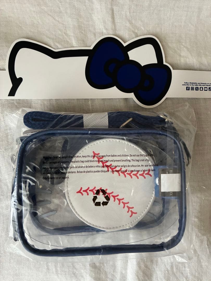 ドジャース × Hello Kitty クロスボディバッグ 8月5日 新品未使用