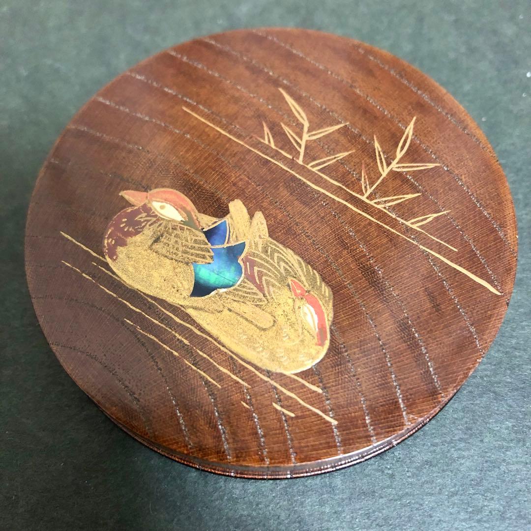 新井司峰 鴛鴦蒔絵欅丸香合 共箱 茶道具 秋平造 線筋欅