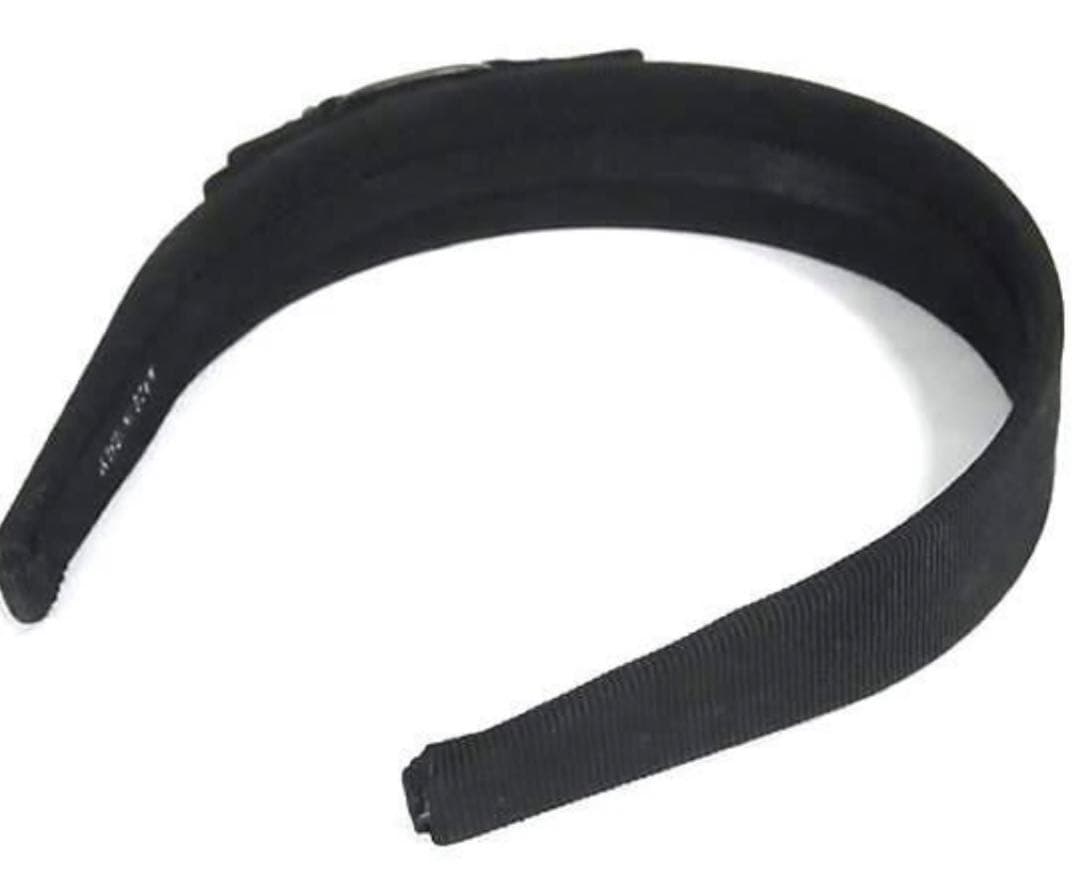 極美品　Salvatore Ferragamo ヴァラリボンカチューシャ