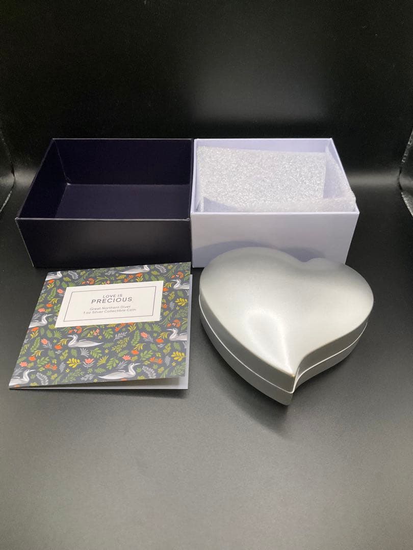 「愛は尊い（Love is Precious）」シリーズ第19弾　オオハクチョウ